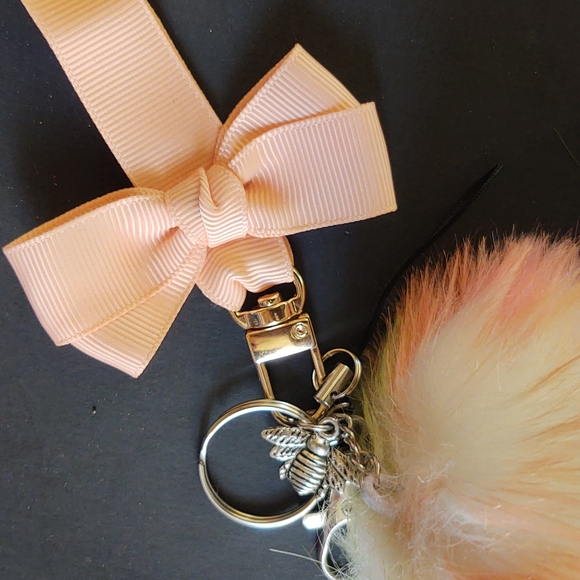 Cellphone wrist strap - Picture 3 of 4